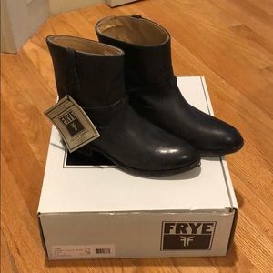 Frye Lindsay Plate Short Boot